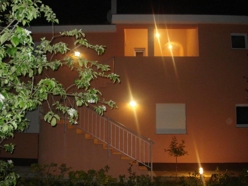 Apartments Luna Sukosan Exterior photo