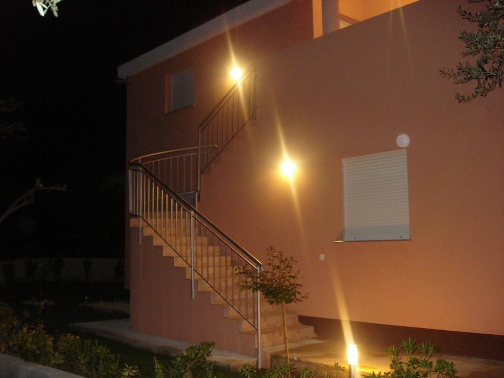 Apartments Luna Sukosan Exterior photo